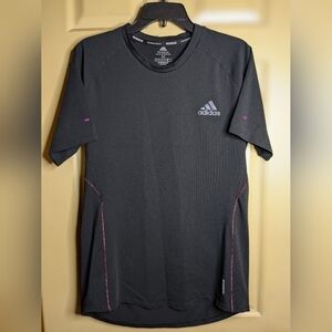 Adidas Primeblue • M • Black Short Sleeve Running Shirt Red/Purple Trim